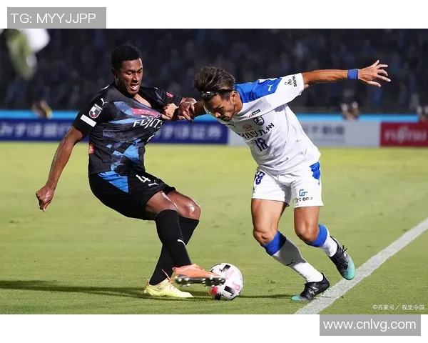 冈山绿稚与山形山神的激烈对决展现足球魅力与团队精神 冈山绿稚与山形山神的激烈对决展现足球魅力与团队精神